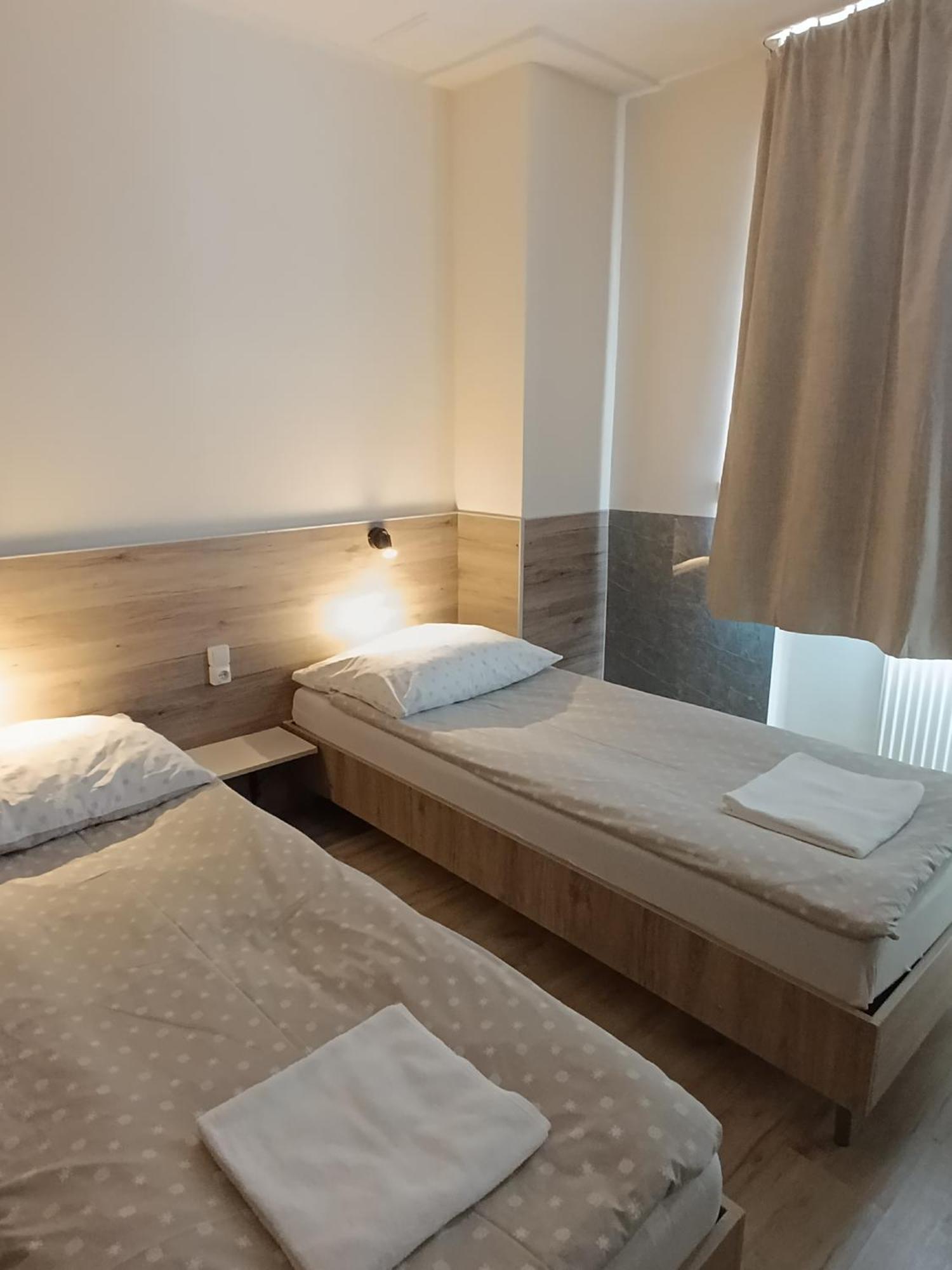 Noclegi "Poza Szlakiem" Wałbrzych Extérieur photo