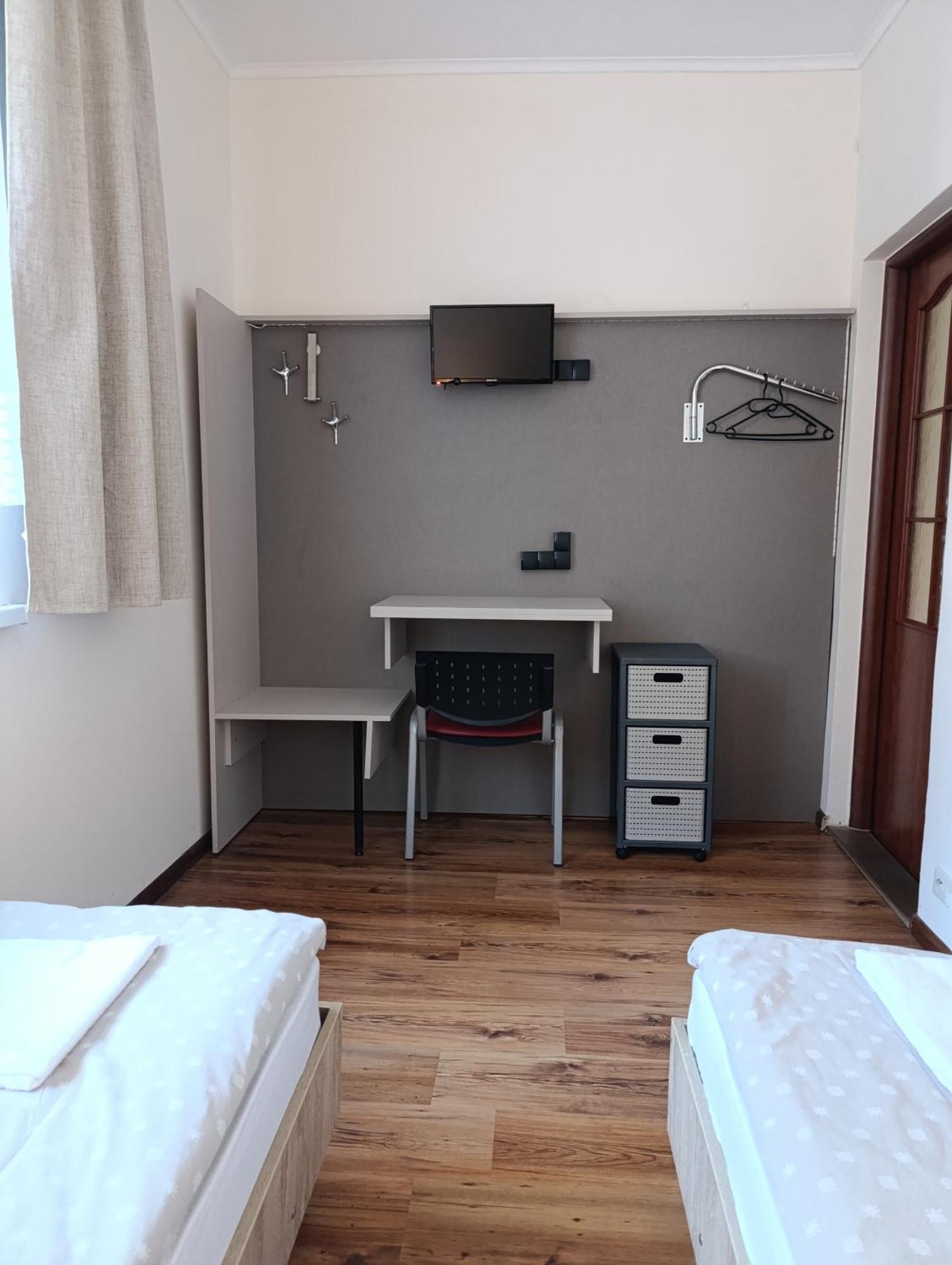 Noclegi "Poza Szlakiem" Wałbrzych Extérieur photo
