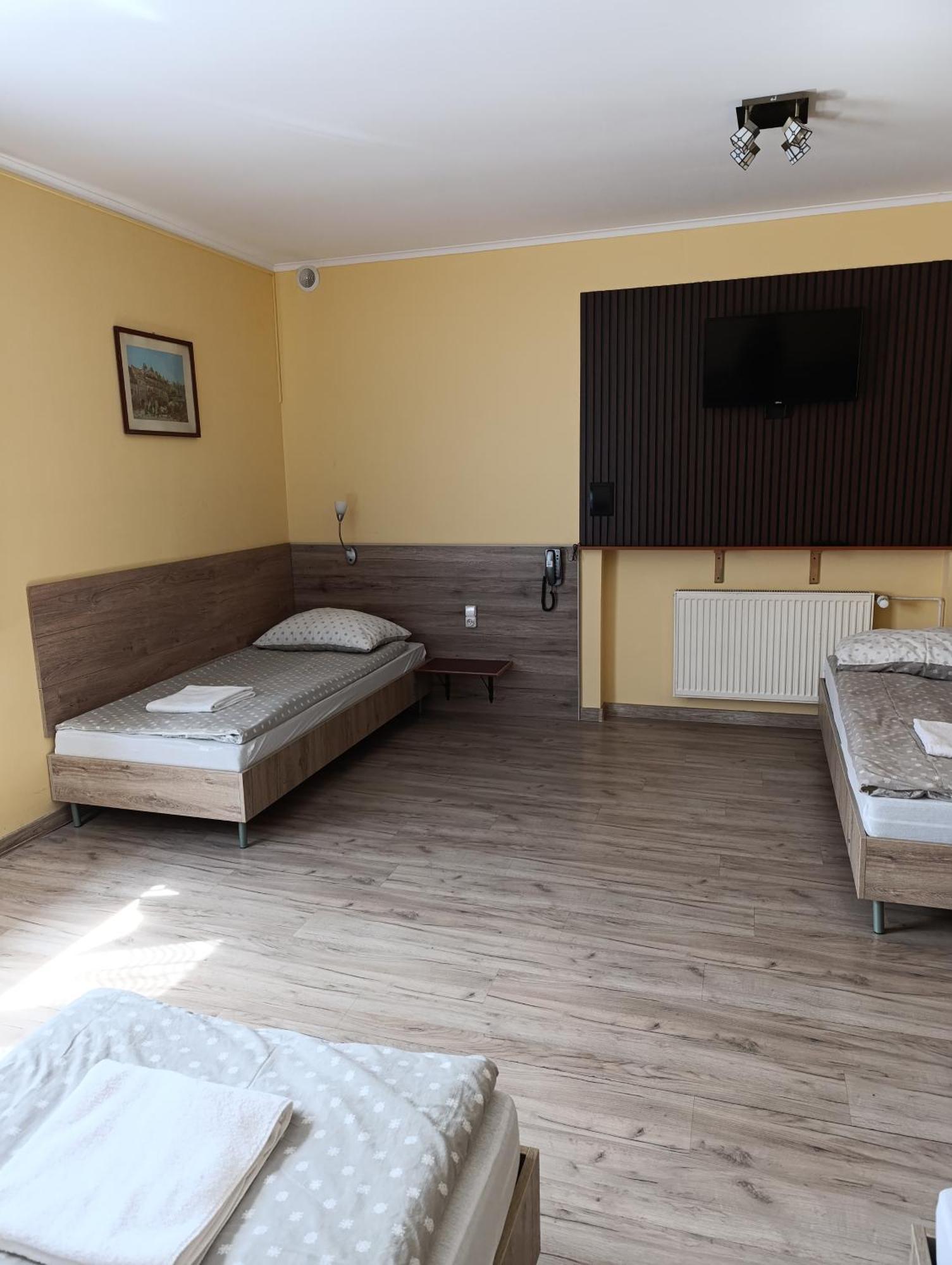 Noclegi "Poza Szlakiem" Wałbrzych Extérieur photo
