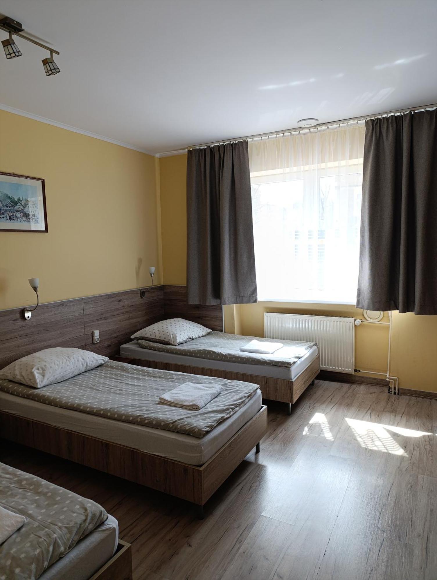 Noclegi "Poza Szlakiem" Wałbrzych Extérieur photo